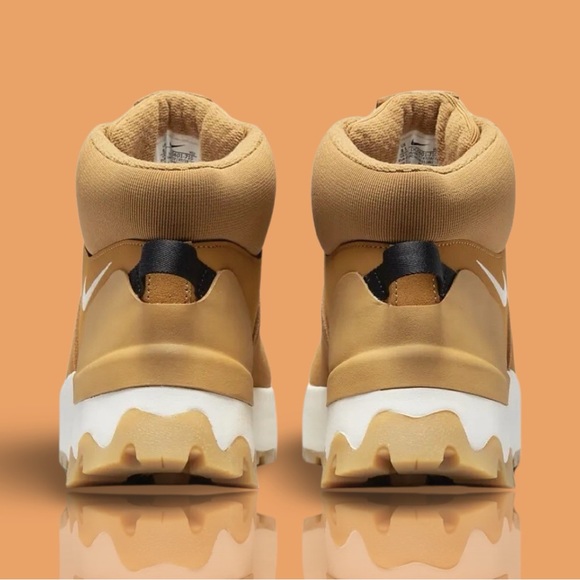 Women’s Nike City Classic Boot - Picture 4 of 5